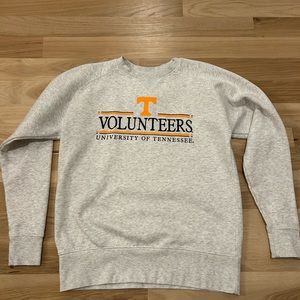 Women’s champion volunteers sweatshirt. Size medium